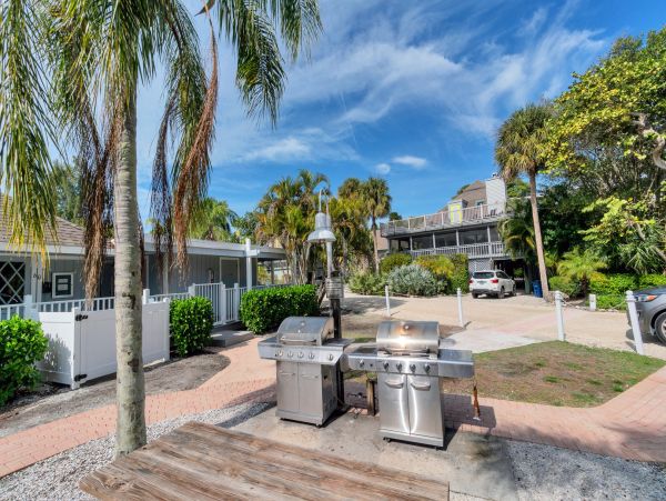 Captiva Charming Three Bedroom Vacation Residence.