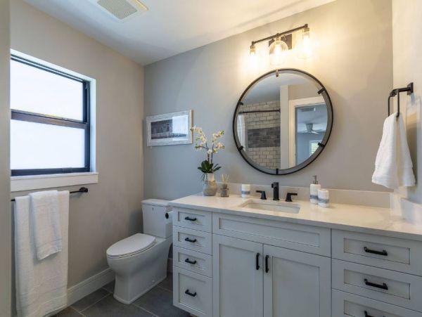 Sanibel Vacation Rental: Luxurious Canal-Front Retreat