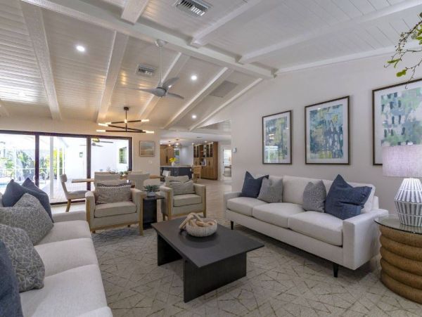 Sanibel Vacation Rental: Luxurious Canal-Front Retreat