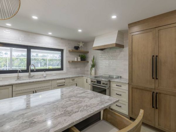Sanibel Vacation Rental: Luxurious Canal-Front Retreat