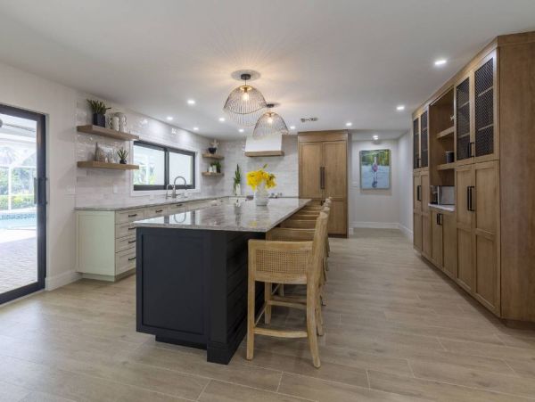 Sanibel Vacation Rental: Luxurious Canal-Front Retreat