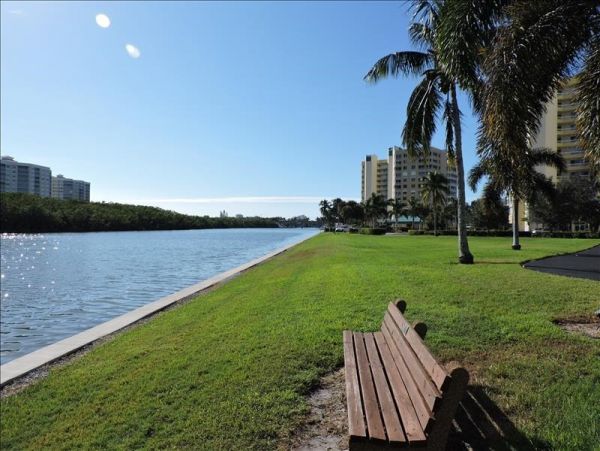 Naples Condo 965723