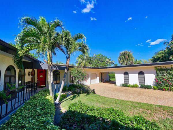 Beachfront Naples Vacation Home With Private Pool