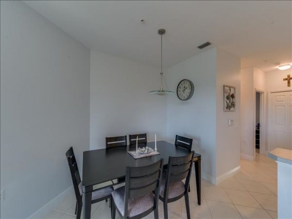 Naples Condo 965740