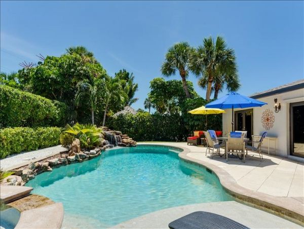 Elegant Vacation Rental with 4 Bedrooms in Naples