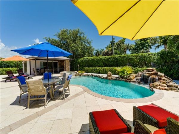 Elegant Vacation Rental with 4 Bedrooms in Naples