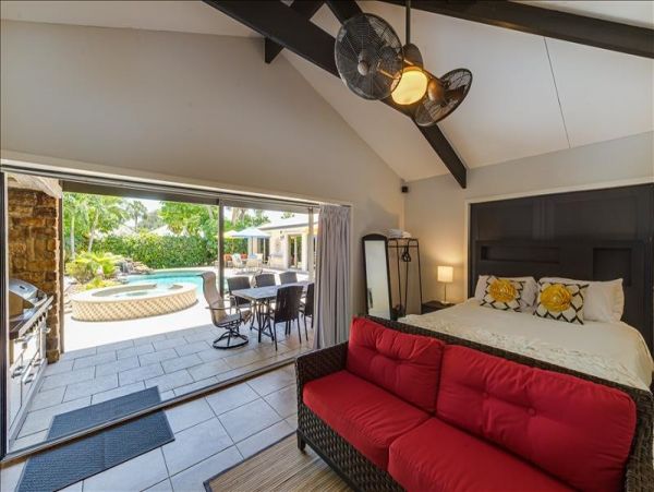 Elegant Vacation Rental with 4 Bedrooms in Naples