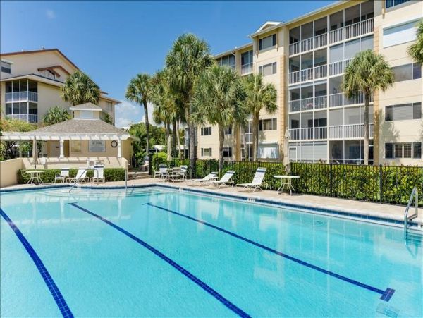 Naples Condo 965754