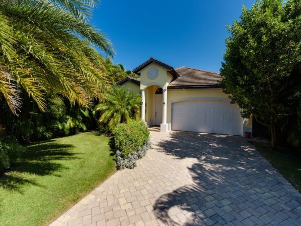 Naples Vacation Rental - Luxury Vanderbilt Beach Vacation Home with Pool & Spa