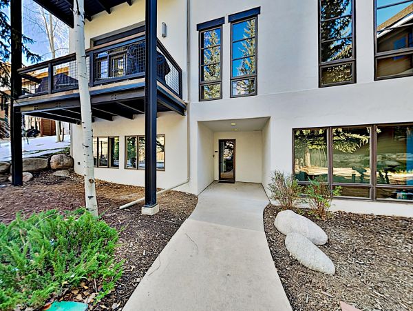Walk to Lift 2 Bedroom Vacation Condo in Vail