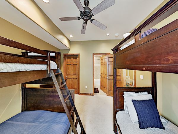 Walk to Lift 2 Bedroom Vacation Condo in Vail