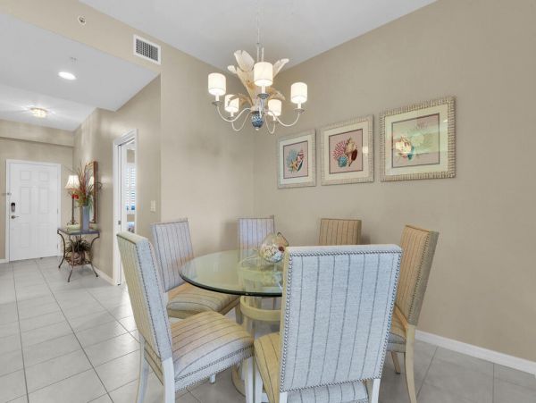 Naples Vacation Condo Three Bedroom Walk to Beach
