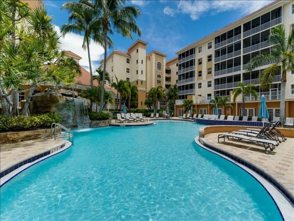 Naples Vacation Condo Three Bedroom Walk to Beach