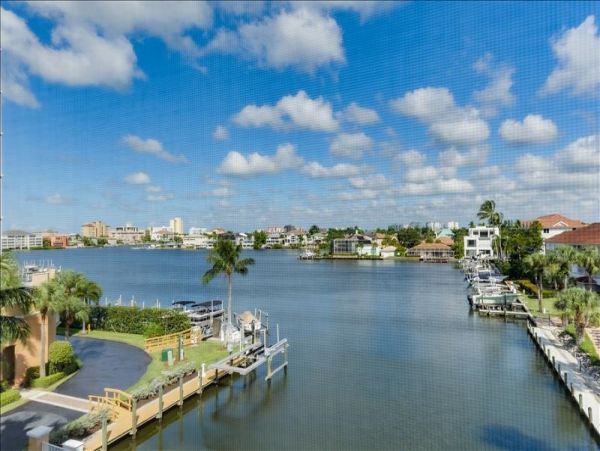 Naples Vacation Condo Three Bedroom Walk to Beach