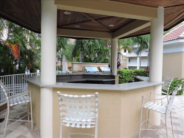 Naples Vacation Condo Three Bedroom Walk to Beach