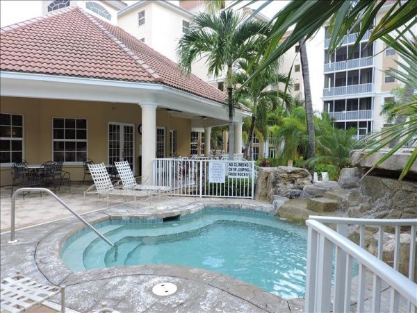 Naples Condo 965770