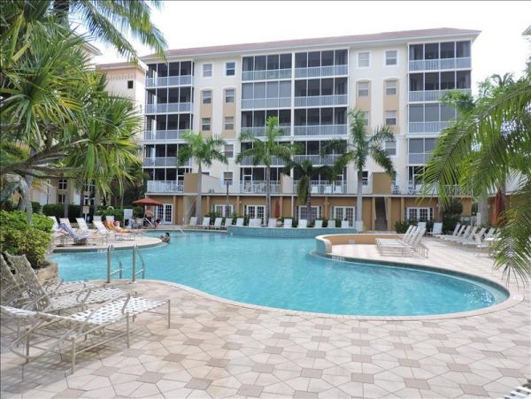 Naples Condo 965770