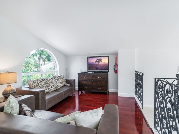 Fort Lauderdale Luxury Five Bedroom Vacation Home