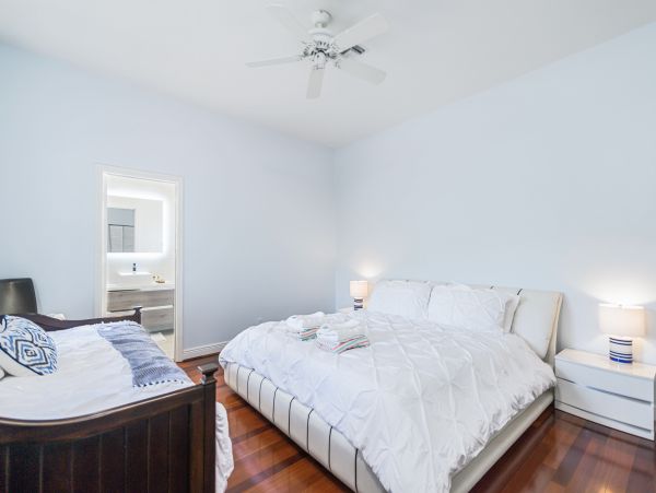 Fort Lauderdale Luxury Five Bedroom Vacation Home
