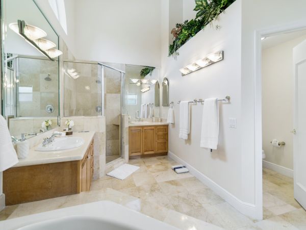Fort Lauderdale Luxury Five Bedroom Vacation Home