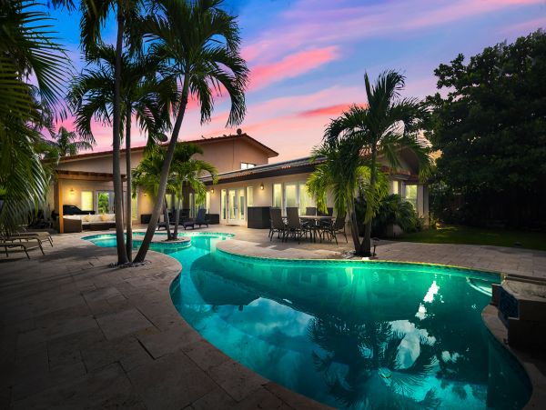Fort Lauderdale Luxury Five Bedroom Vacation Home