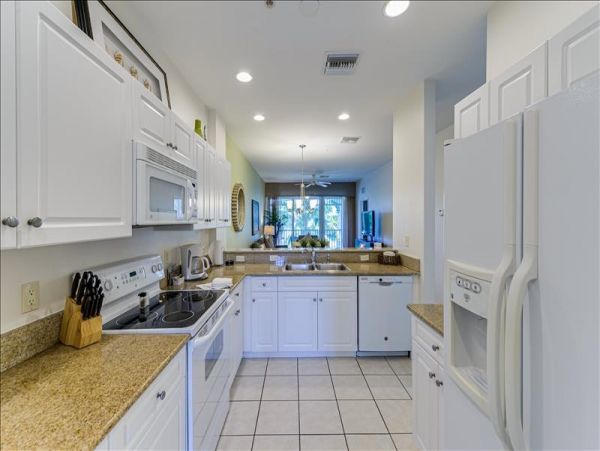 Naples Condo 965772