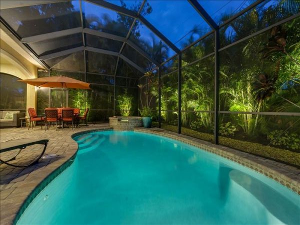Naples Gorgeous Vacation Home with Pool and Spa 4 Bedrooms