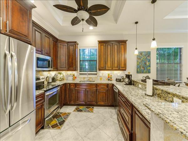 Naples Gorgeous Vacation Home with Pool and Spa 4 Bedrooms