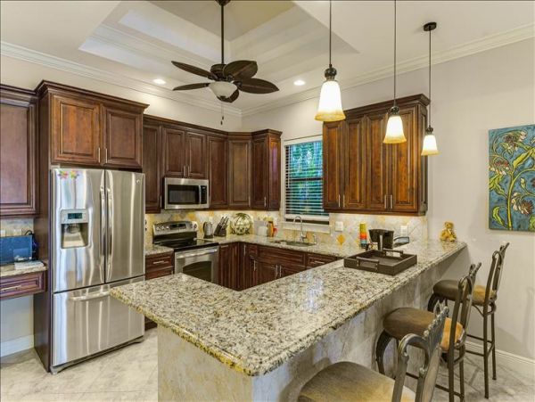Naples Gorgeous Vacation Home with Pool and Spa 4 Bedrooms