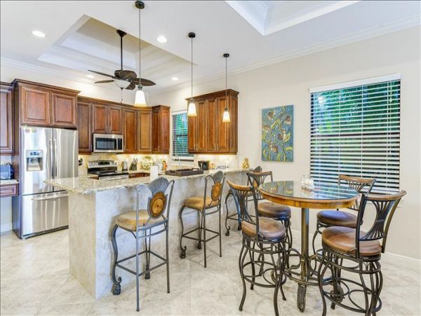 Naples Gorgeous Vacation Home with Pool and Spa 4 Bedrooms