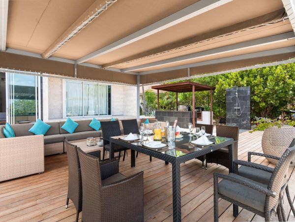 Oceanview Turks and Caicos Pool Home Plus Guest House