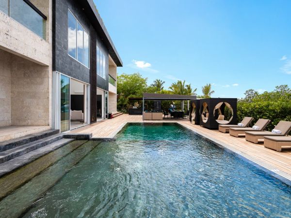 Oceanview Turks and Caicos Pool Home Plus Guest House