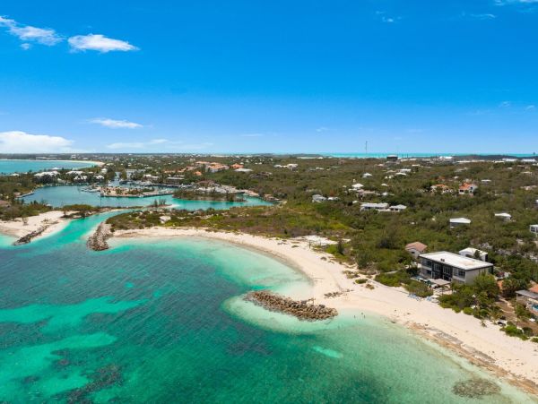 Oceanview Turks and Caicos Pool Home Plus Guest House
