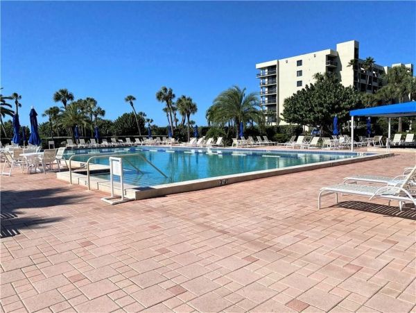Short Walk to Beach Longboat Key Vacation Condo Two Bedroom