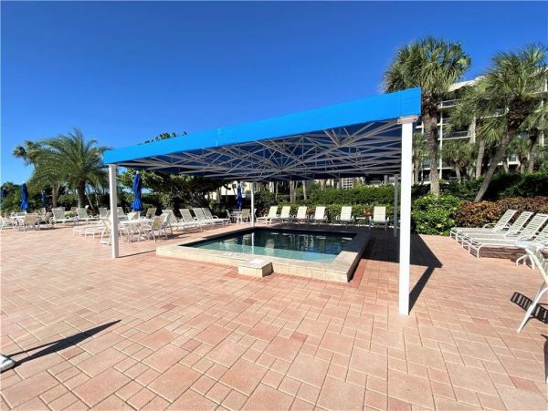 Short Walk to Beach Longboat Key Vacation Condo Two Bedroom