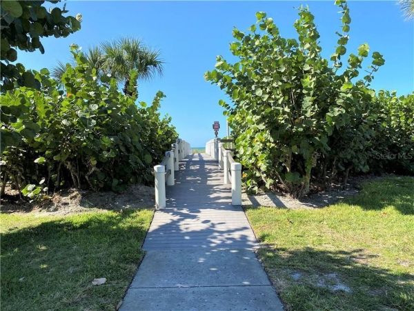 Short Walk to Beach Longboat Key Vacation Condo Two Bedroom