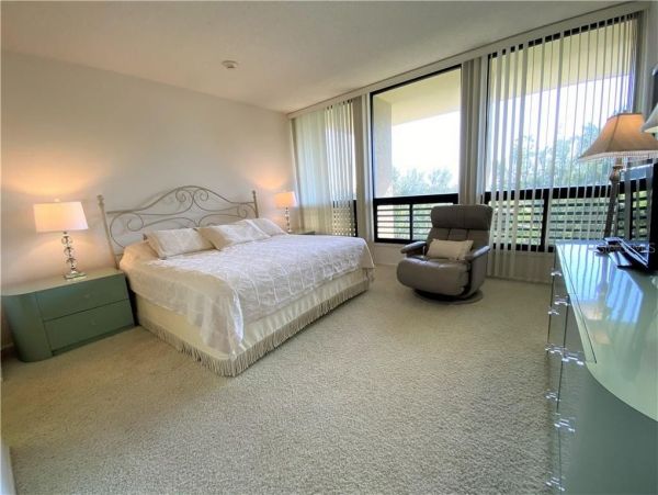 Short Walk to Beach Longboat Key Vacation Condo Two Bedroom