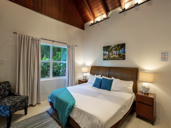 Virgin Gorda 4 bedroom Beach Villa with Pool