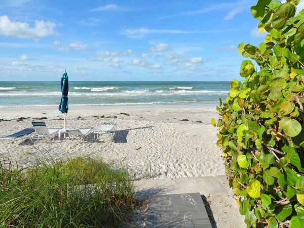 Longboat Key 2 Bedroom Beachfront Condo Direct Gulf Views