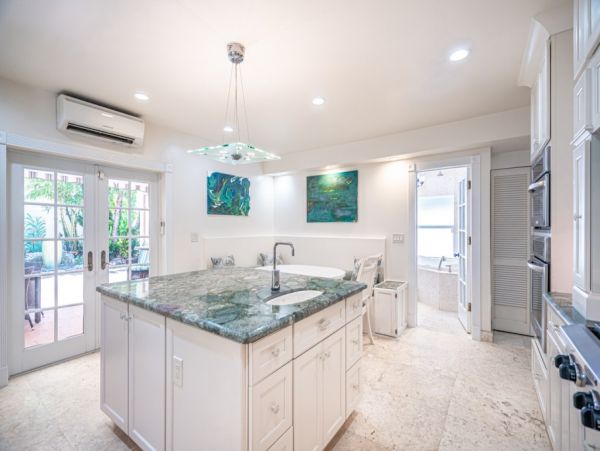 Hollywood Home 965836