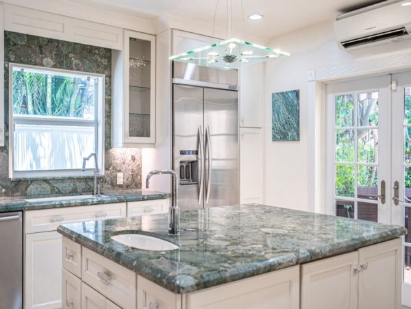 Hollywood Home 965836