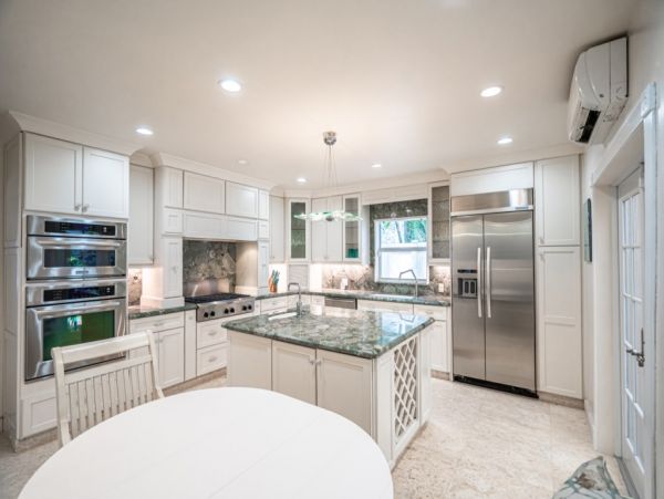 Hollywood Home 965836