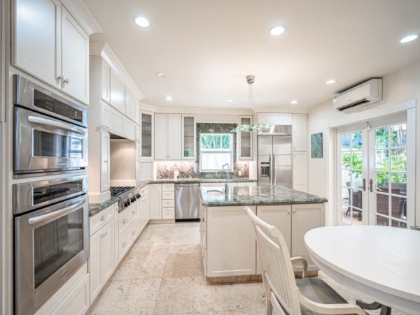 Hollywood Home 965836