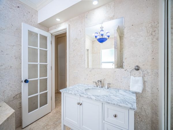 Hollywood Home 965836