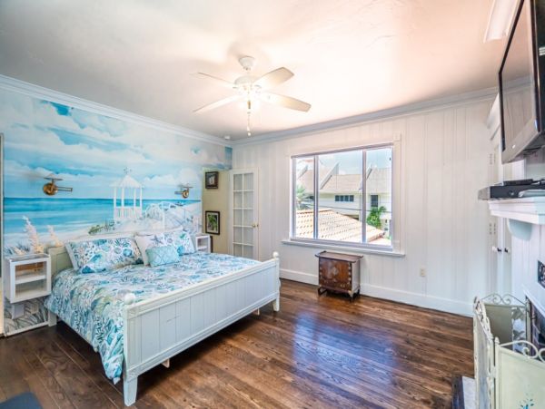 Hollywood Home 965836