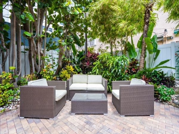 Hollywood Home 965836