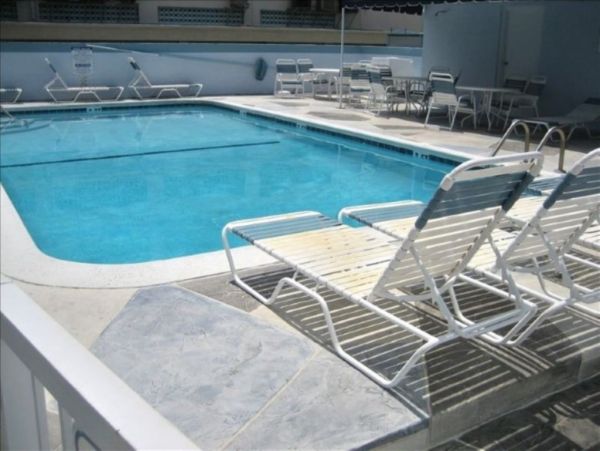Hollywood Condo 965837