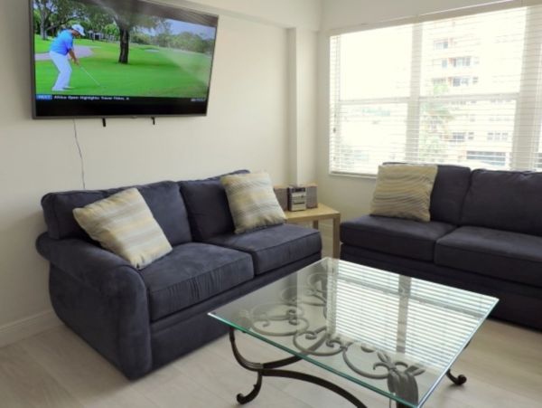 Hollywood Condo 965837