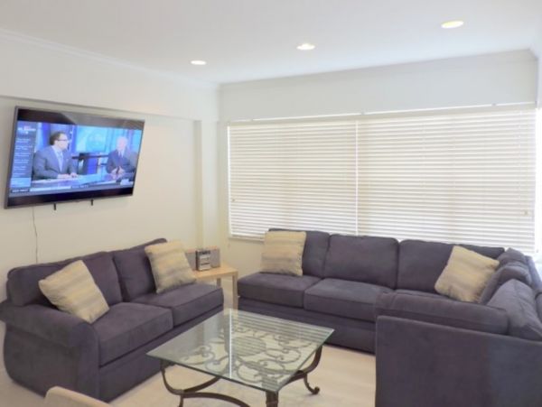 Hollywood Condo 965837