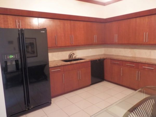 Hollywood Condo 965837
